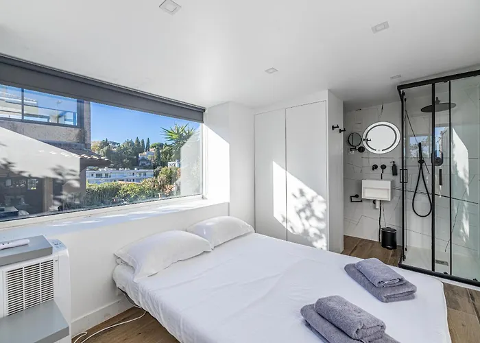 New! De Luxe Centre Cannes