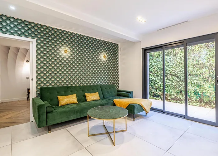 New! De Luxe Centre * Cannes