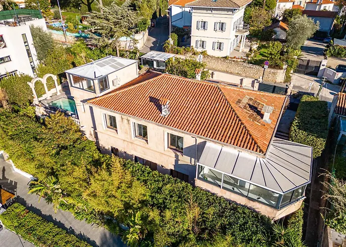 New! De Luxe Centre Villa *