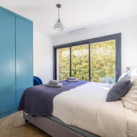 New! De Luxe Centre Villa *